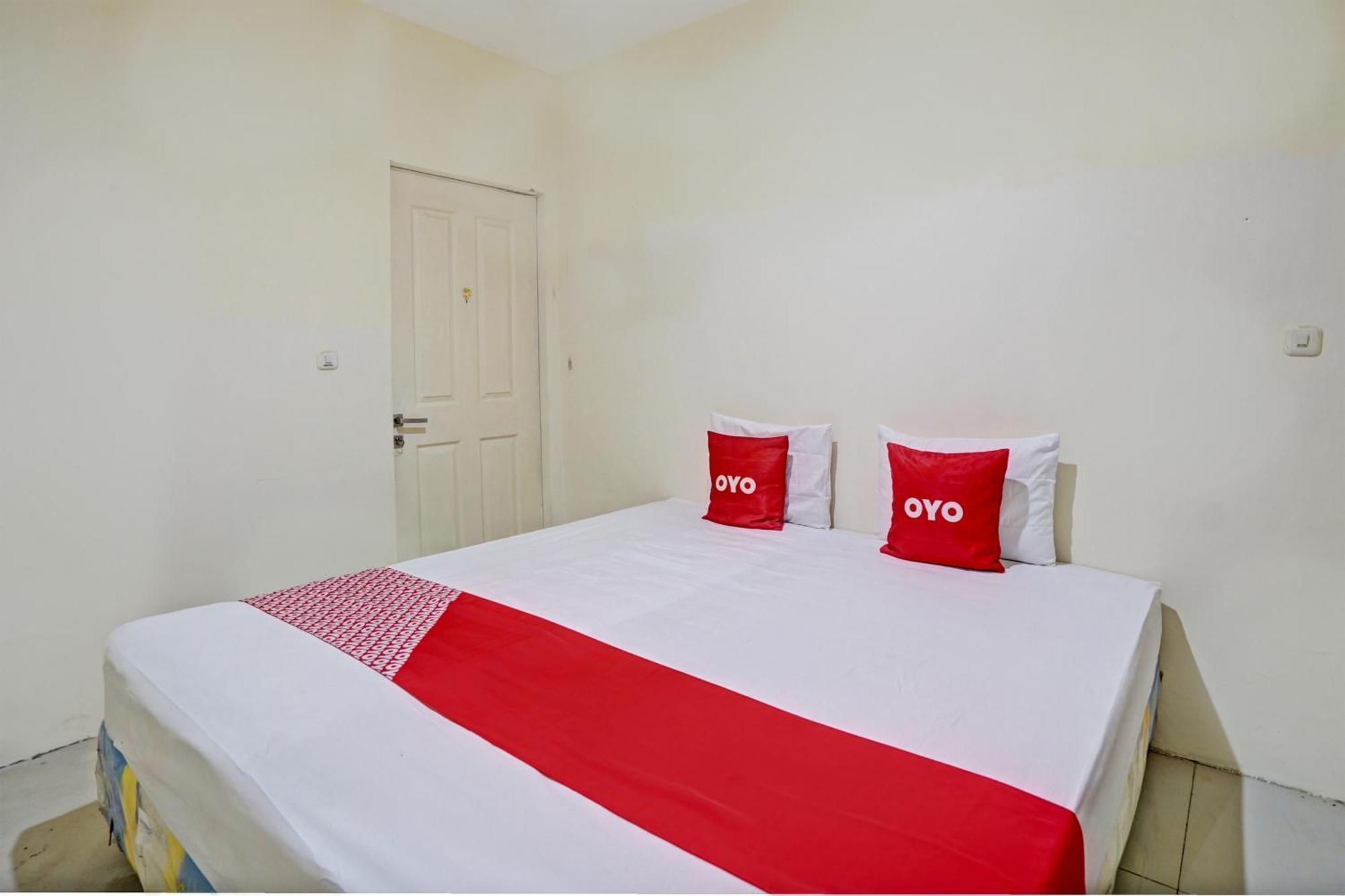 Oyo 93112 Garden Homestay 3 Merlion สุราบายา ภายนอก รูปภาพ